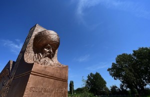 The statue of Ottoman Sultan Suleiman the Magnificent is seen at the Hungarian-Turkish friendship park near Szigetvar on September 2, 2016 after the relic of the sultan was found outside Szigetvar last year. The recent discovery of the tomb of Suleiman the Magnificent, considered the greatest Ottoman ruler, has raised hopes of a tourism boom in one of Hungary's most impoverished areas. Experts confirmed in July that excavations begun two years ago in the struggling town of Szigetvar, close to the Croatian border, had revealed the tomb of the 16th-century ruler. Suleiman died aged 71 on September 7, 1566, during an epic battle with the mainly Croatian defenders of Szigetvar castle that depleted his forces hoping to quickly advance on Vienna, the capital of the Habsburg Empire.  / AFP PHOTO / ATTILA KISBENEDEK